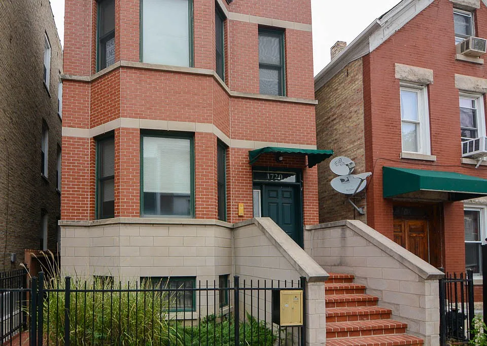 1720 W Augusta Blvd #2