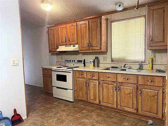 3rd image of 8854 S Preston Ct