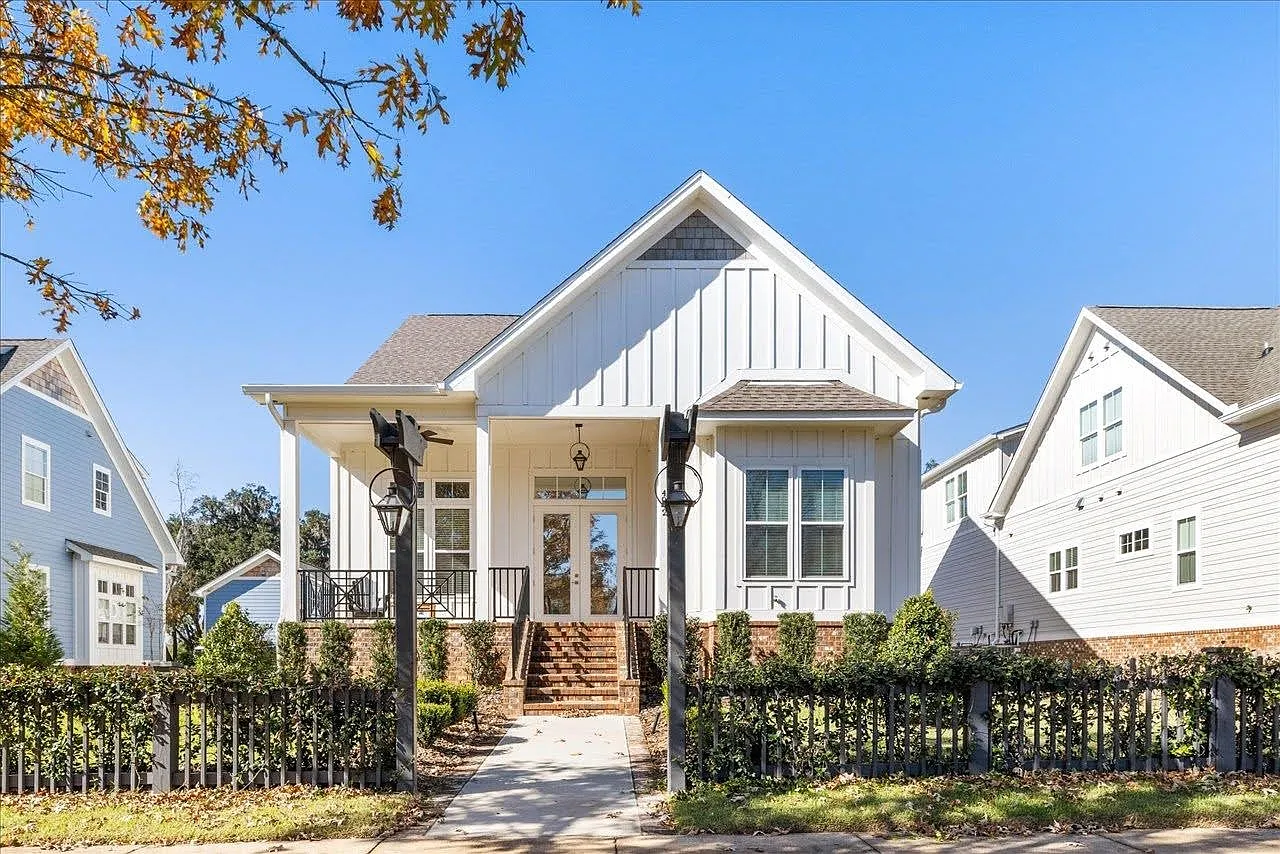 3 bed, 2686 sqft, $3,850 — Photo 1