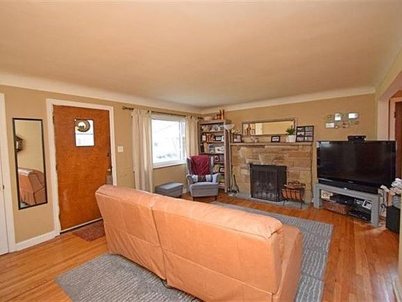 3rd image of 6229 Girard Ave