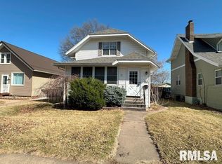 813 N 3rd St, Clinton, IA 52732