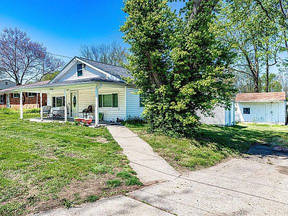 3rd image of 2592 Grant Ave