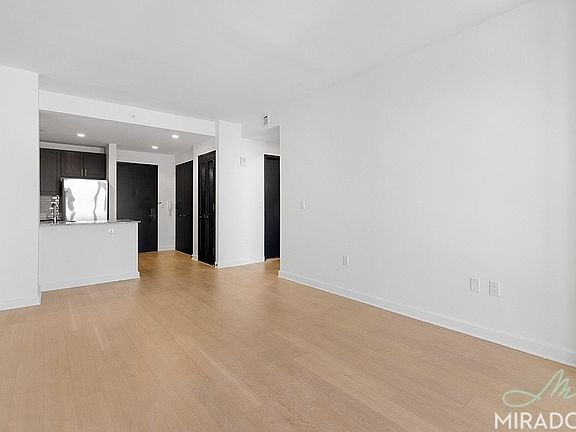 4th image of 21 W End Ave APT 4513