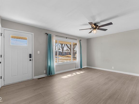 4th image of 4404 W Nerna St