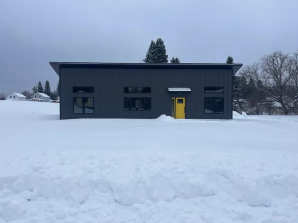 227 W Birch St, Ironwood, MI 49938