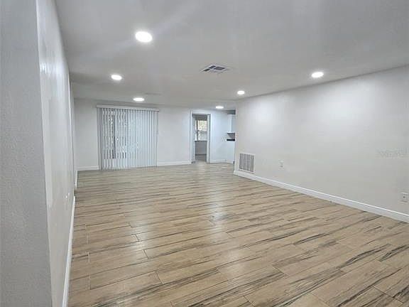 3rd image of 5811 Appletree Rd