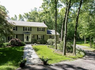 97 Erickson Dr, Stamford, CT 06903