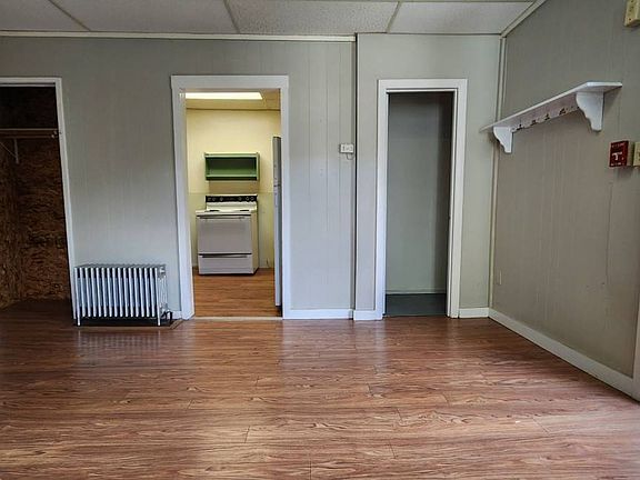 4th image of 51 Lower Main St W #42