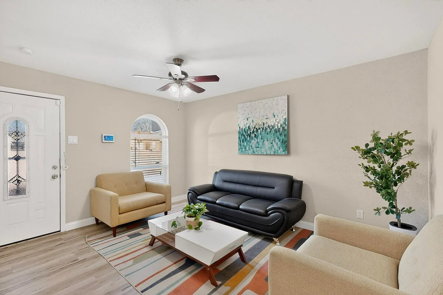 4 bed, 2.0 bath, $9,186 — Photo 1