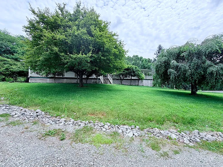 3081 Highway 81 S — Photo 3