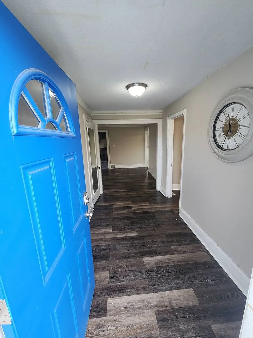 13902 Coit Rd — Photo 2