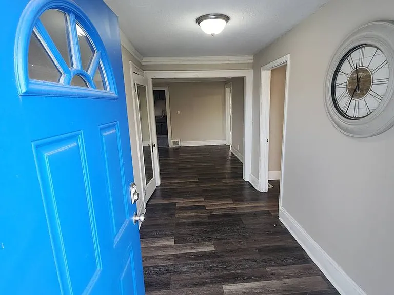13902 Coit Rd — Photo 2