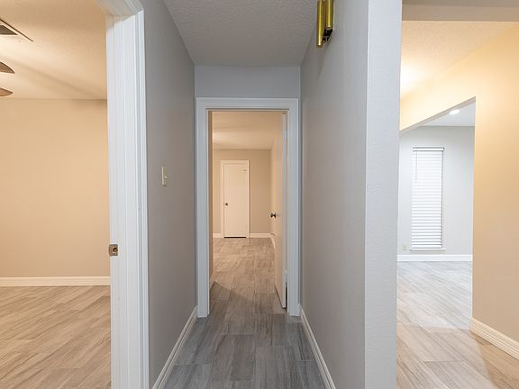 4th image of 3148 Sandalwood Dr