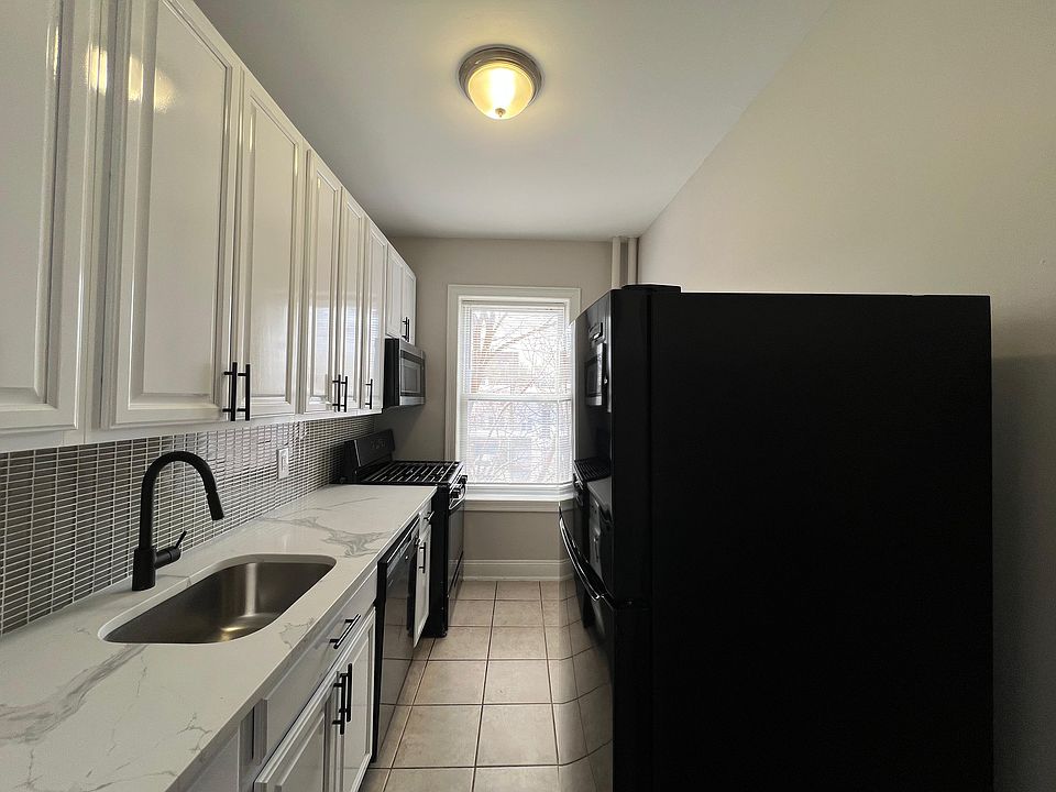 1st image of 67 Stuyvesant Ave #35E