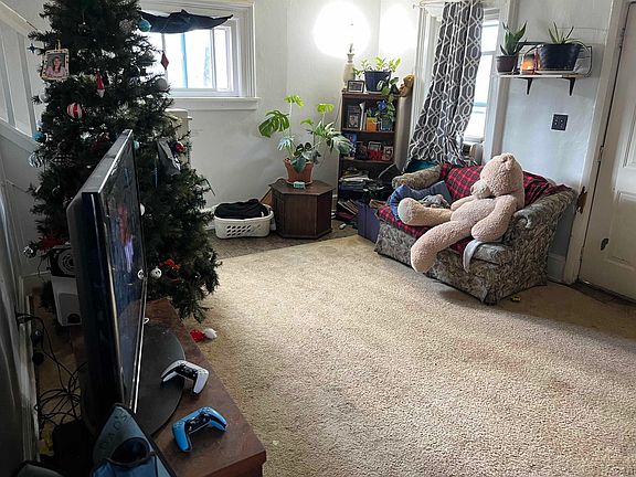 5th image of 625 Division St