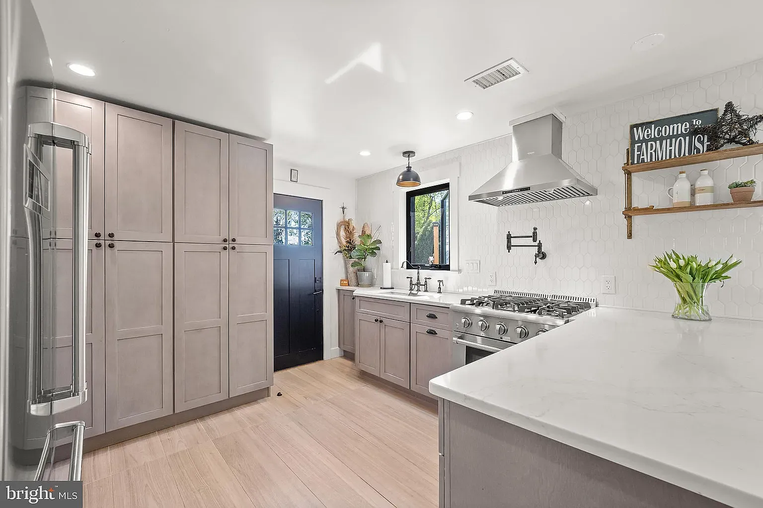 3 bed, 1.5 bath, 1500 sqft, $3,400 — Photo 4