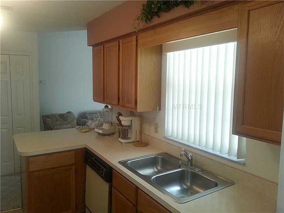 3rd image of 2409 Lancashire Ln