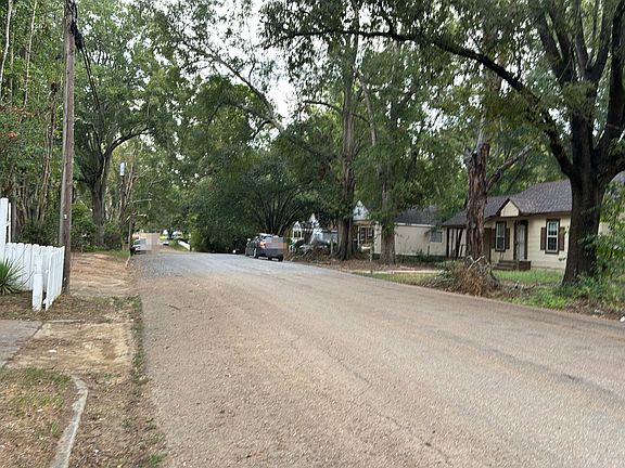 5th image of 347 Houston Ave
