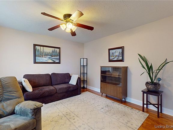 3rd image of 4509 Crescent Ave