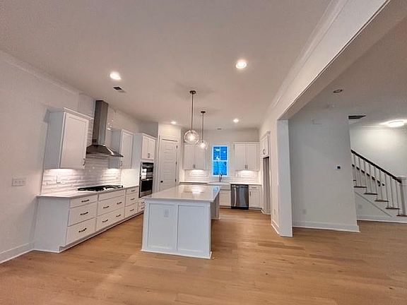 7th image of this home