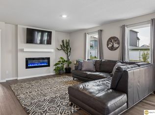 11452 Sunburst Dr, Papillion, NE 68046