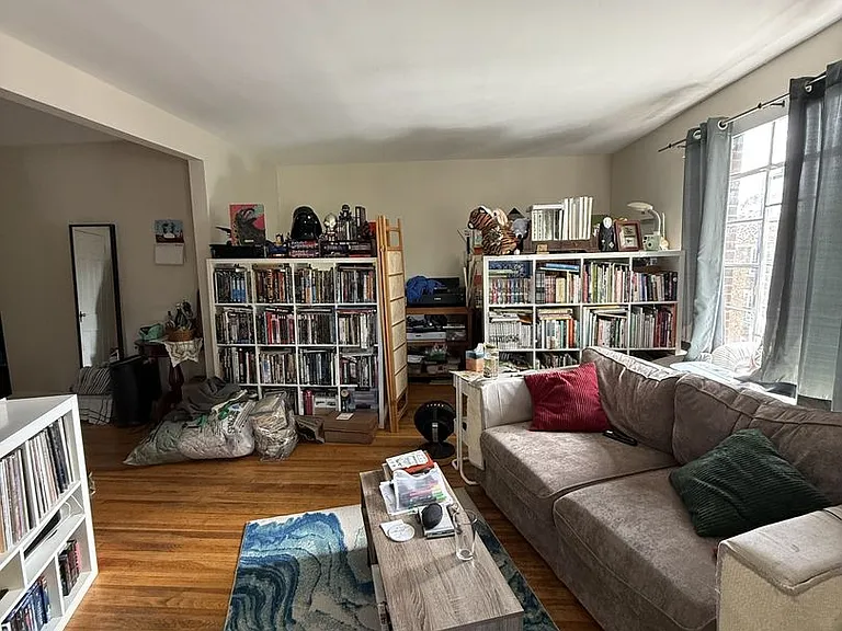 95 Strathmore Rd #10 — Photo 2