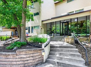 12600 Parkwood Dr APT 313, Burnsville, MN 55337