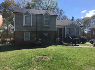 415 Stone Post Rd, Charlotte, NC 28217