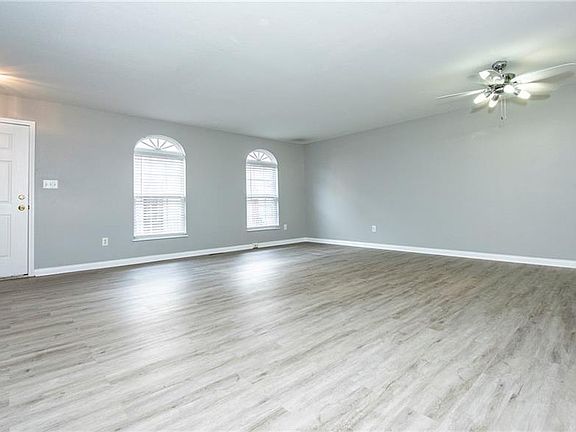 5th image of 3027 N Armory Dr