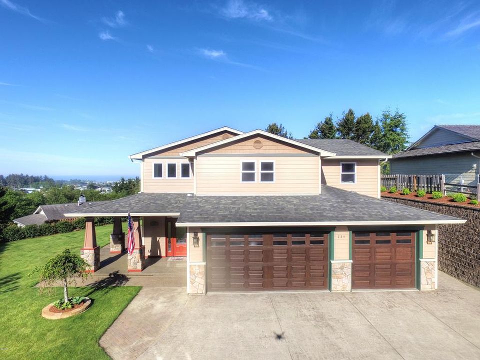 1st image of 725 NE Jeffries Pl