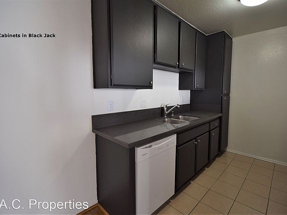 5th image of 12150 Oxnard St APT 1