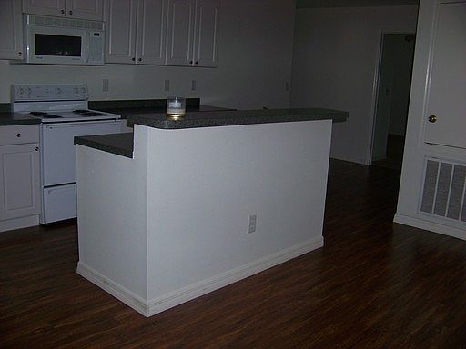 2nd image of 504 N Franklin St