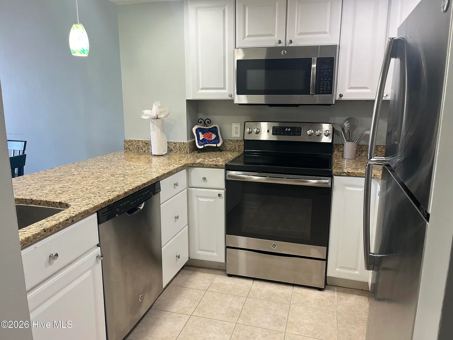 2 bed, 2.0 bath, $2,300 — Photo 4
