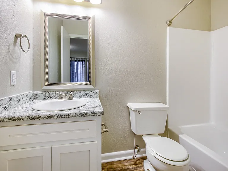 Sandpiper Apartments — Photo 9