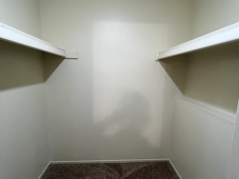Dartmoor Apartments — Photo 11