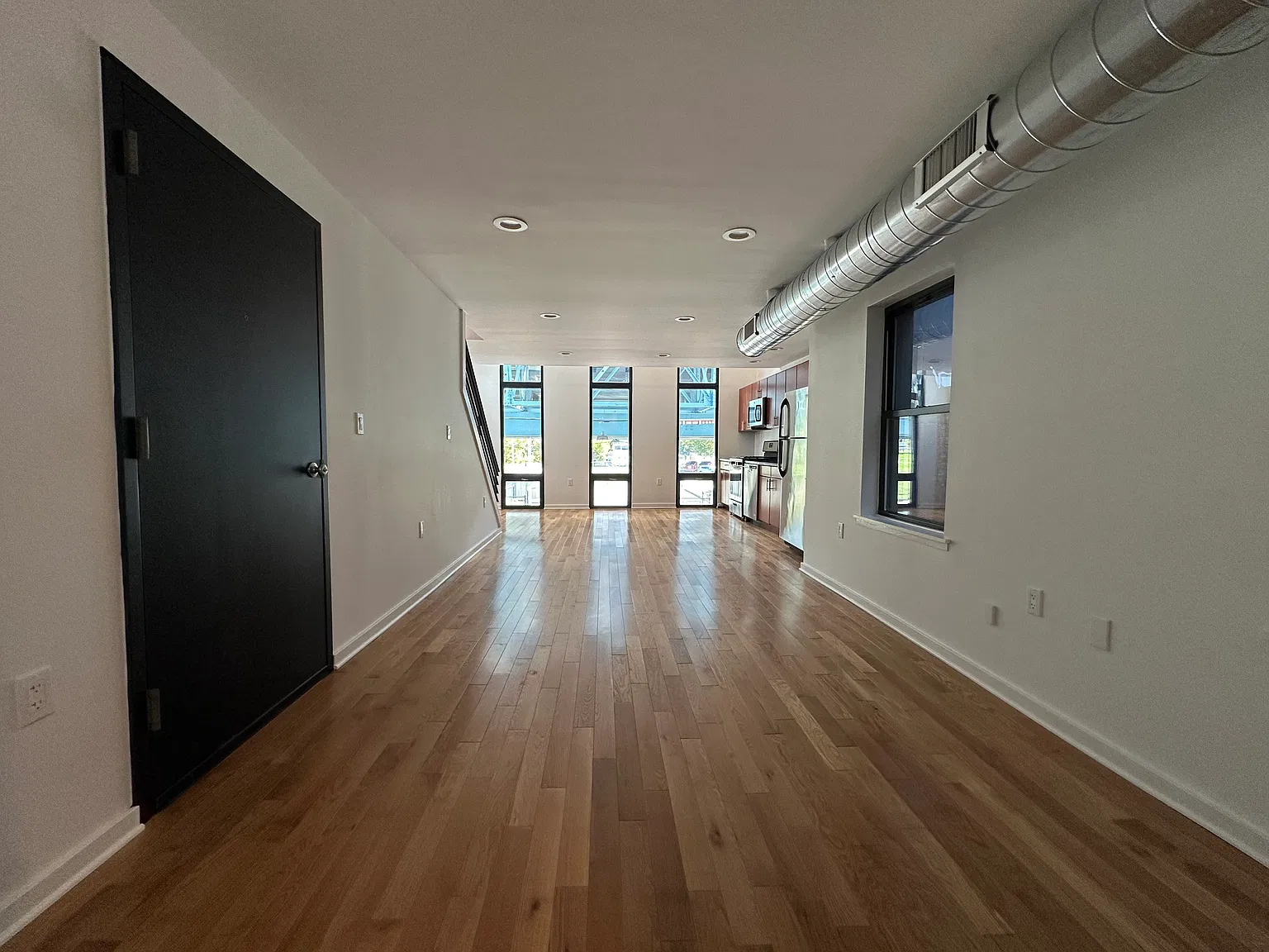 1 bed, 1.5 bath, 900 sqft, $1,950 — Photo 1