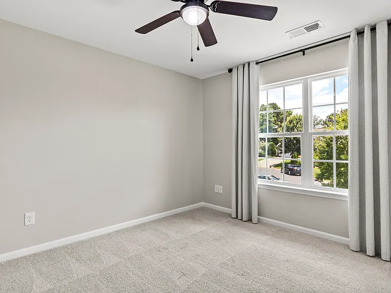 5009 Glenellen Way — Photo 31