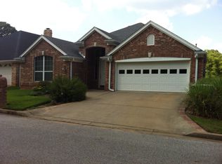10 Oak Creek Ridge Dr, Longview, TX 75605