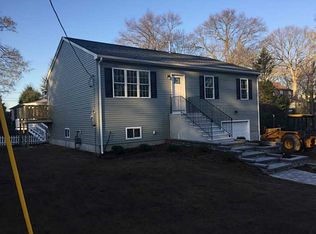 30 Lee St, Cranston, RI 02920