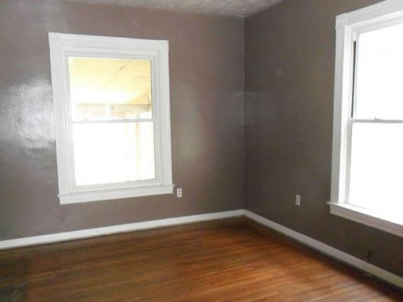3rd image of 1730 Clark Ave