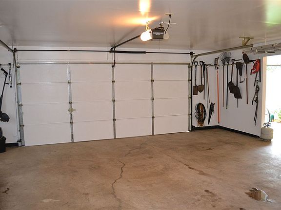 4th image of 104 Trowbridge Dr