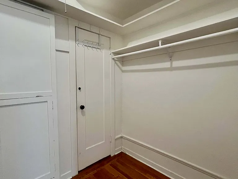 1835 Clay St #101 — Photo 3