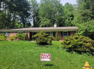 1 Clearbrook Rd, Asheville, NC 28805