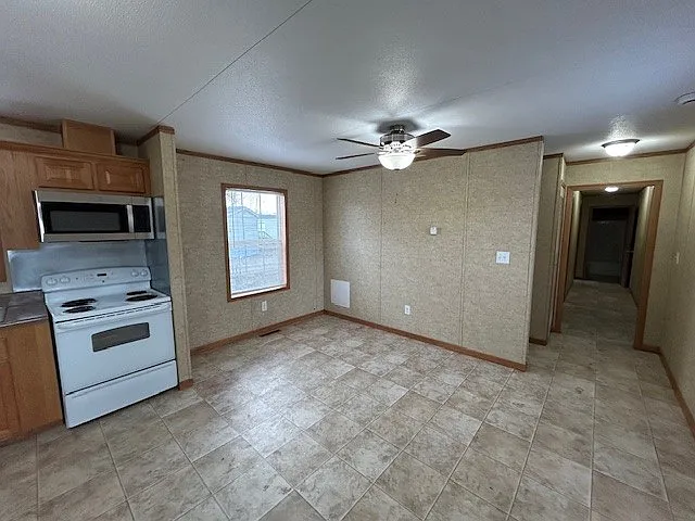 111 S Cedar Dr #12 — Photo 2