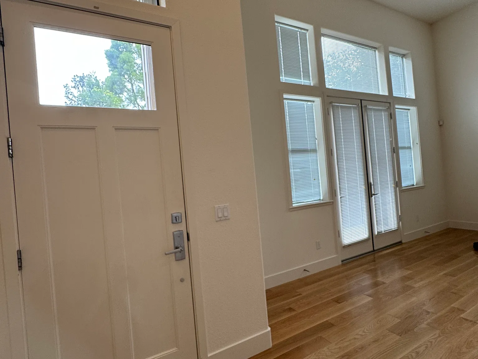 3 bed, 2.5 bath, 2222 sqft, $7,500 — Photo 4