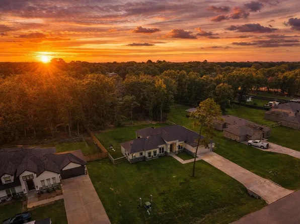 158 Road 6609, Dayton, TX 77535