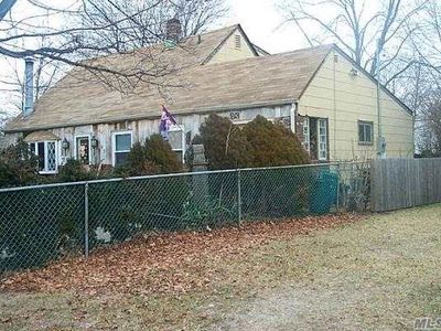 93 Harvest Ln, Levittown, NY, 11756