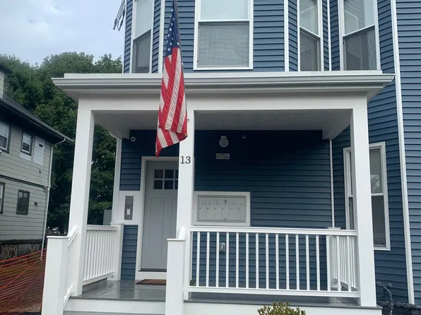 13 Beckford St #2A, Beverly, MA 01915