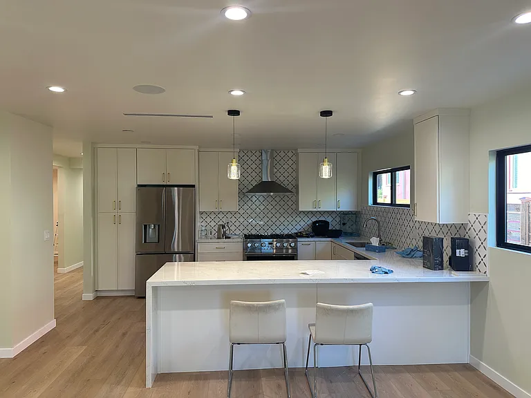 1259 Winchester Ave — Photo 2