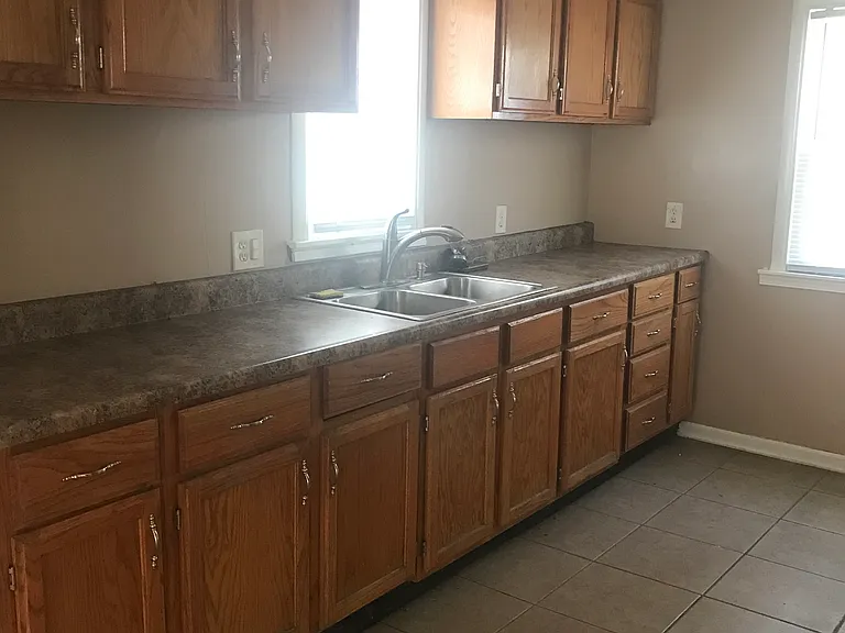 9122 McGee St — Photo 2